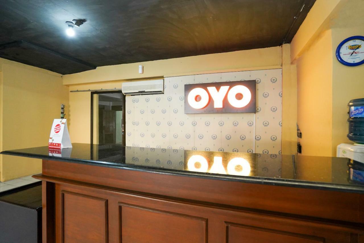 Oyo 1449 Istana Permata Dinoyo Surabaya Kültér fotó
