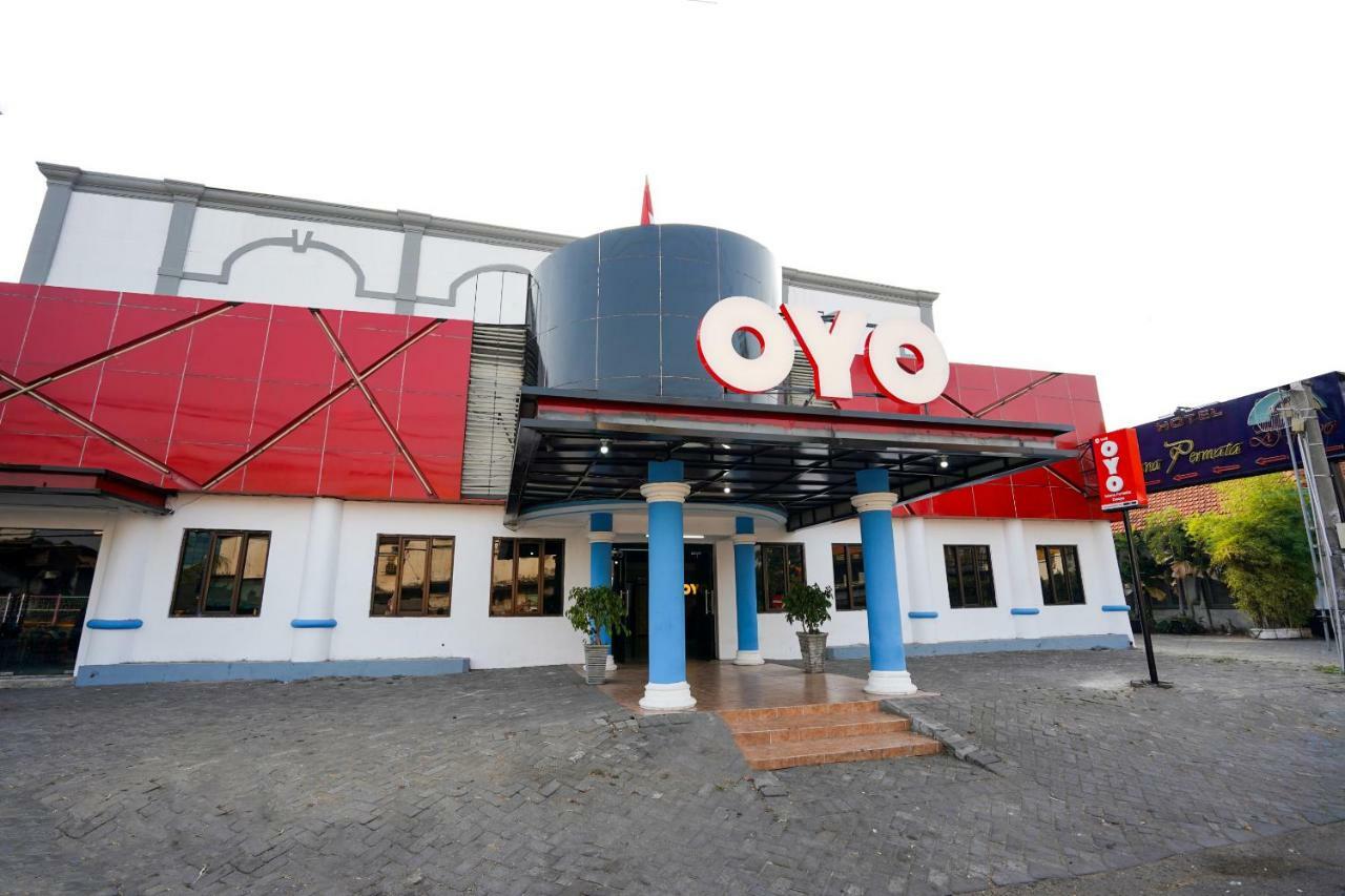 Oyo 1449 Istana Permata Dinoyo Surabaya Kültér fotó